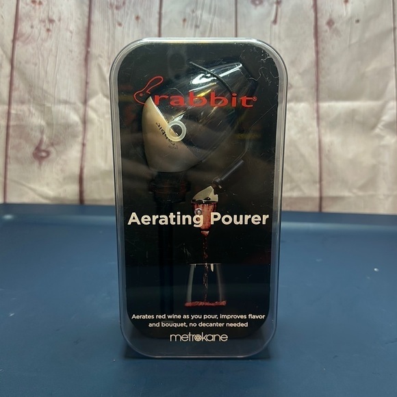 NWT RABBIT aerating pourer - Picture 1 of 4